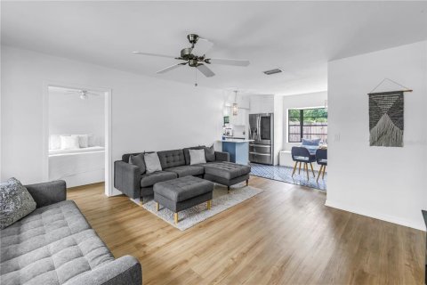 Villa ou maison à vendre à Tampa, Floride: 4 chambres, 125.6 m2 № 1688405 - photo 12
