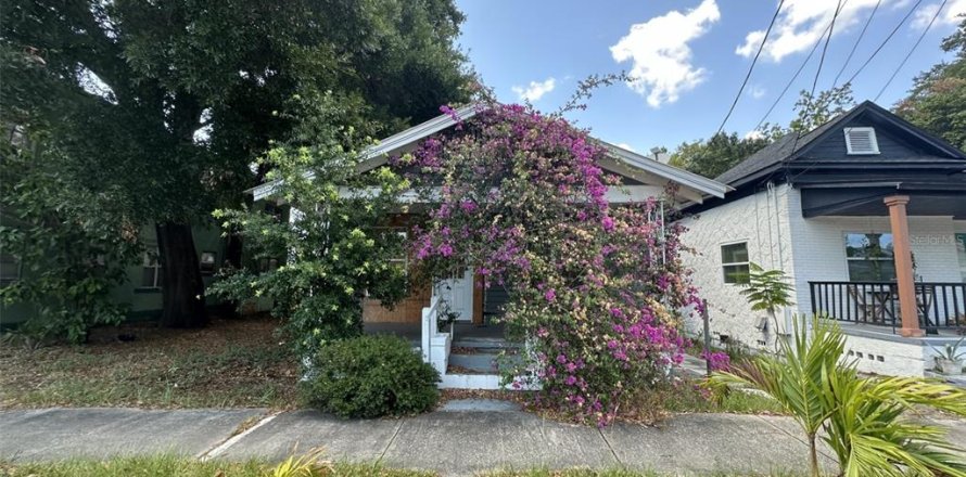 House in Tampa, Florida 3 bedrooms, 153.85 sq.m. № 1846361