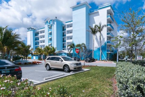 Condo in Merrit Island, Florida, 3 bedrooms  № 1356541 - photo 1
