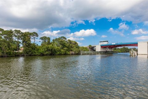 Condo in Merrit Island, Florida, 3 bedrooms  № 1356541 - photo 17