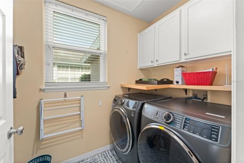 Casa en venta en Orlando, Florida, 4 dormitorios, 279.64 m2 № 1915365 - foto 23