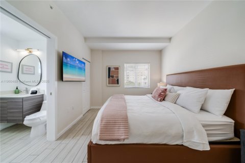 Condominio en alquiler en Miami, Florida, 2 dormitorios, 72.19 m2 № 2012325 - foto 12