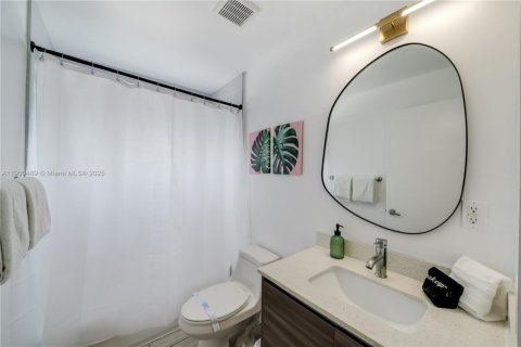 Condominio en alquiler en Miami, Florida, 2 dormitorios, 72.19 m2 № 2012325 - foto 18