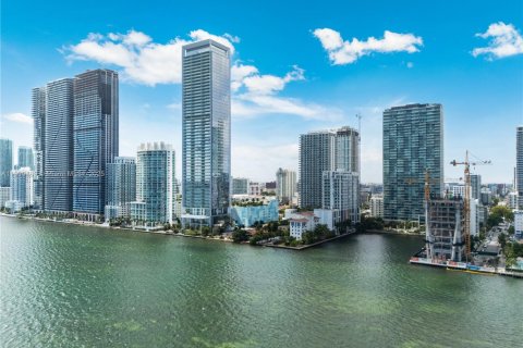 Condominio en Miami, Florida, 2 dormitorios  № 2012325