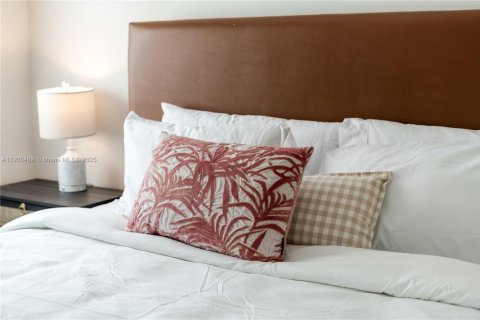 Condominio en alquiler en Miami, Florida, 2 dormitorios, 72.19 m2 № 2012325 - foto 13