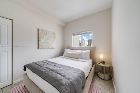 Condominio en alquiler en Miami, Florida, 2 dormitorios, 72.19 m2 № 2012325 - foto 17