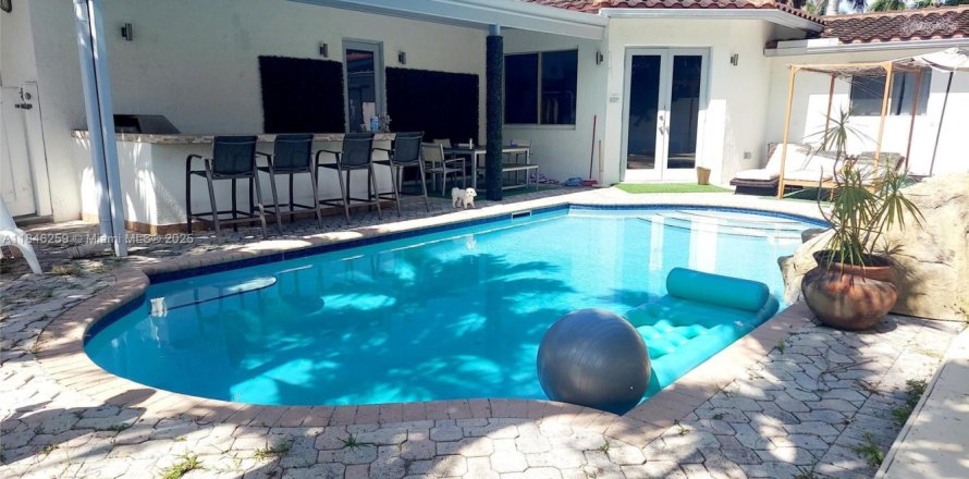 Villa ou maison à Hollywood, Floride 3 chambres, 203.83 m2 № 1845774