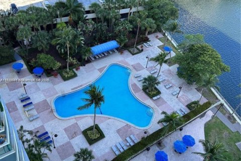 Copropriété à vendre à Sunny Isles Beach, Floride: 1 chambre, 93.37 m2 № 1709523 - photo 15