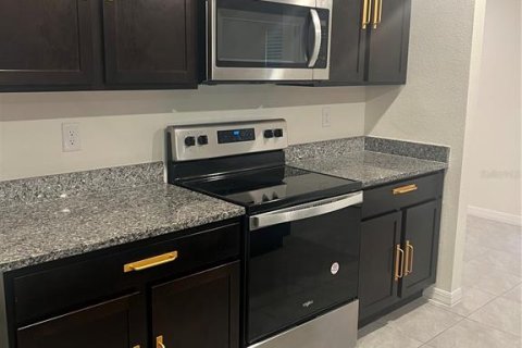 Casa en alquiler en Dade City, Florida, 4 dormitorios, 220.46 m2 № 1850018 - foto 5