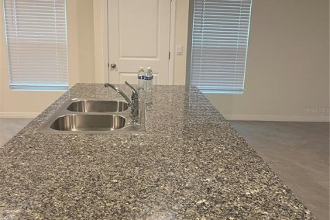 Casa en alquiler en Dade City, Florida, 4 dormitorios, 220.46 m2 № 1850018 - foto 7