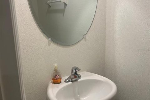 Casa en alquiler en Dade City, Florida, 4 dormitorios, 220.46 m2 № 1850018 - foto 3