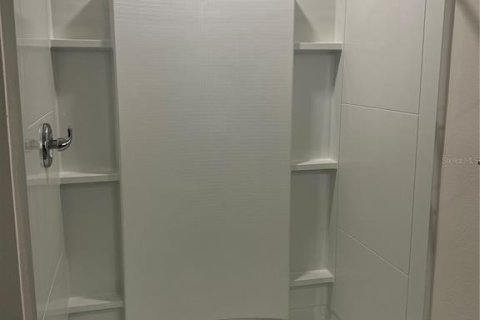 Casa en alquiler en Dade City, Florida, 4 dormitorios, 220.46 m2 № 1850018 - foto 15