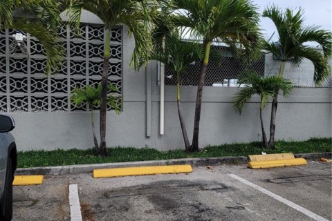 Propiedad comercial en venta en Fort Lauderdale, Florida № 2057264 - foto 6