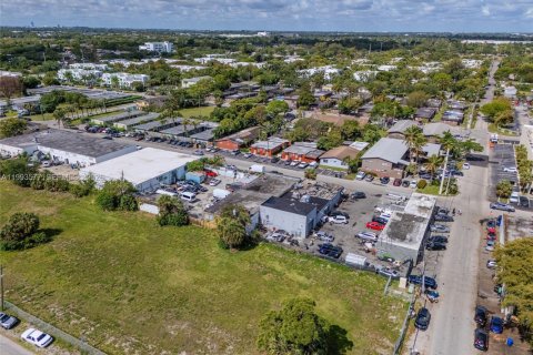 Propiedad comercial en venta en Fort Lauderdale, Florida № 2057264 - foto 21