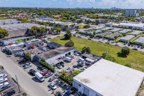 Propiedad comercial en venta en Fort Lauderdale, Florida № 2057264 - foto 28