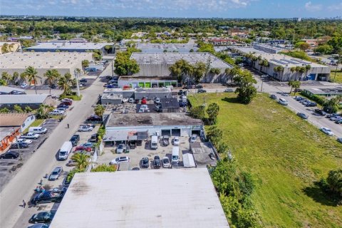 Propiedad comercial en venta en Fort Lauderdale, Florida № 2057264 - foto 26