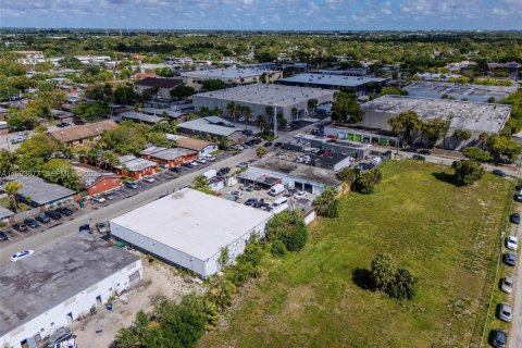 Propiedad comercial en venta en Fort Lauderdale, Florida № 2057264 - foto 24