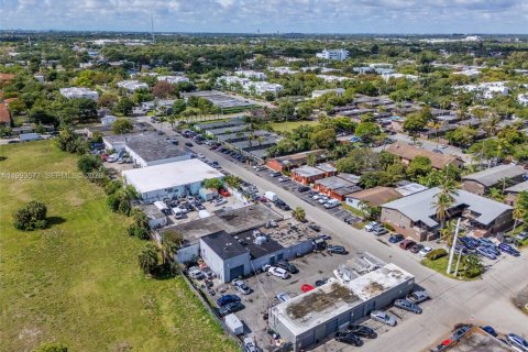 Propiedad comercial en venta en Fort Lauderdale, Florida № 2057264 - foto 20