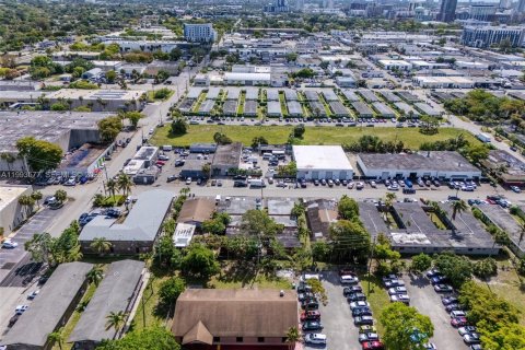 Propiedad comercial en venta en Fort Lauderdale, Florida № 2057264 - foto 12