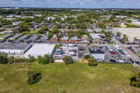 Propiedad comercial en venta en Fort Lauderdale, Florida № 2057264 - foto 22