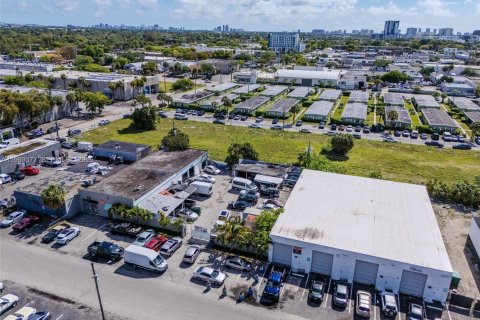 Propiedad comercial en venta en Fort Lauderdale, Florida № 2057264 - foto 29