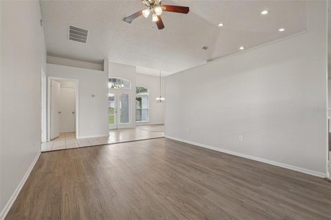 House in Orlando, Florida 3 bedrooms, 162.95 sq.m. № 1793890 - photo 9
