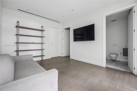 House in Miami Beach, Florida 5 bedrooms, 524.15 sq.m. № 1775882 - photo 19