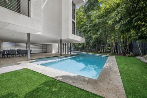House in Miami Beach, Florida 5 bedrooms, 524.15 sq.m. № 1775882 - photo 22