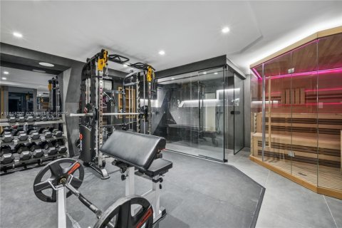 House in Miami Beach, Florida 5 bedrooms, 524.15 sq.m. № 1775882 - photo 21