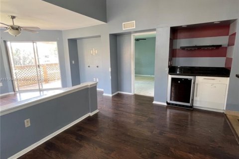 Condo in West Palm Beach, Florida, 2 bedrooms  № 1865215 - photo 5