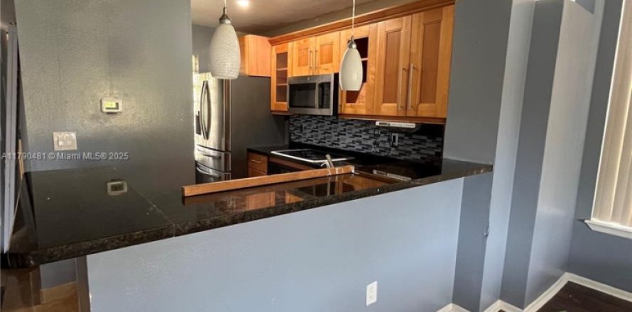 Condo in West Palm Beach, Florida, 2 bedrooms  № 1865215