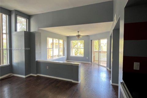 Condo in West Palm Beach, Florida, 2 bedrooms  № 1865215 - photo 4