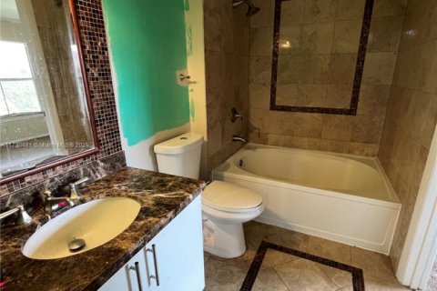 Condo in West Palm Beach, Florida, 2 bedrooms  № 1865215 - photo 9