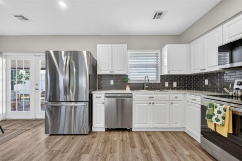 Casa en venta en Sarasota, Florida, 3 dormitorios, 142.88 m2 № 2206078 - foto 11