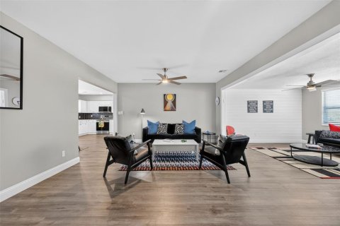 Casa en venta en Sarasota, Florida, 3 dormitorios, 142.88 m2 № 2206078 - foto 6