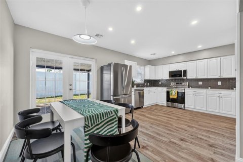 Casa en venta en Sarasota, Florida, 3 dormitorios, 142.88 m2 № 2206078 - foto 2