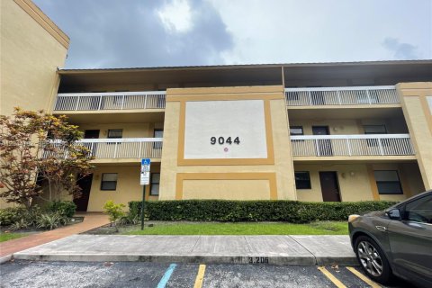 Condo in Coral Springs, Florida, 3 bedrooms  № 2178305 - photo 10
