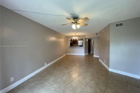 Condo in Coral Springs, Florida, 3 bedrooms  № 2178305 - photo 3