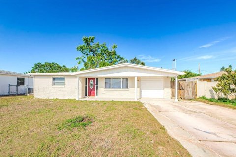House in Holiday, Florida 3 bedrooms, 96.62 sq.m. № 1583478 - photo 2