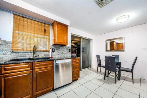 House in Holiday, Florida 3 bedrooms, 96.62 sq.m. № 1583478 - photo 12