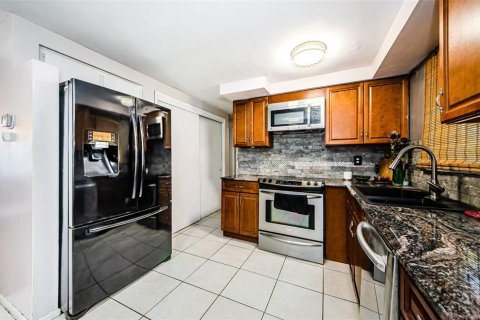 House in Holiday, Florida 3 bedrooms, 96.62 sq.m. № 1583478 - photo 13