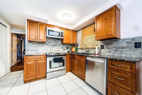 House in Holiday, Florida 3 bedrooms, 96.62 sq.m. № 1583478 - photo 10