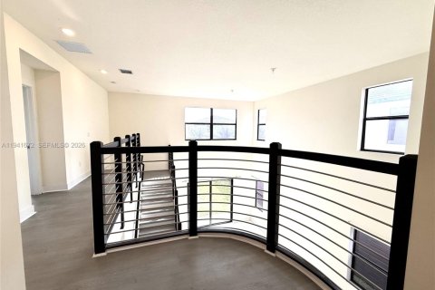 Снять в аренду виллу или дом в Майами-Лейкс, Флорида 5 спален, 283.35м2, № 1999843 - фото 16