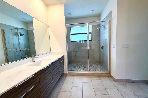 Снять в аренду виллу или дом в Майами-Лейкс, Флорида 5 спален, 283.35м2, № 1999843 - фото 15