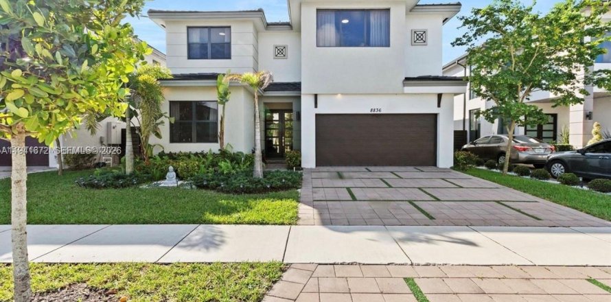 Дом в Майами-Лейкс, Флорида 5 спален, 283.35м2 № 1999843