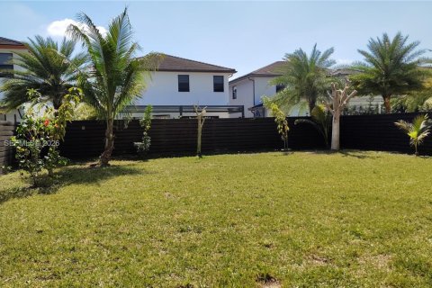 Снять в аренду виллу или дом в Майами-Лейкс, Флорида 5 спален, 283.35м2, № 1999843 - фото 18