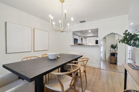 Adosado en venta en Tampa, Florida, 3 dormitorios, 167.22 m2 № 1850959 - foto 9