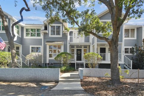 Adosado en venta en Tampa, Florida, 3 dormitorios, 167.22 m2 № 1850959 - foto 1