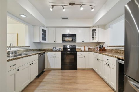 Adosado en venta en Tampa, Florida, 3 dormitorios, 167.22 m2 № 1850959 - foto 14
