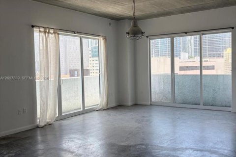 Condo in Miami, Florida, 2 bedrooms  № 2185875 - photo 4